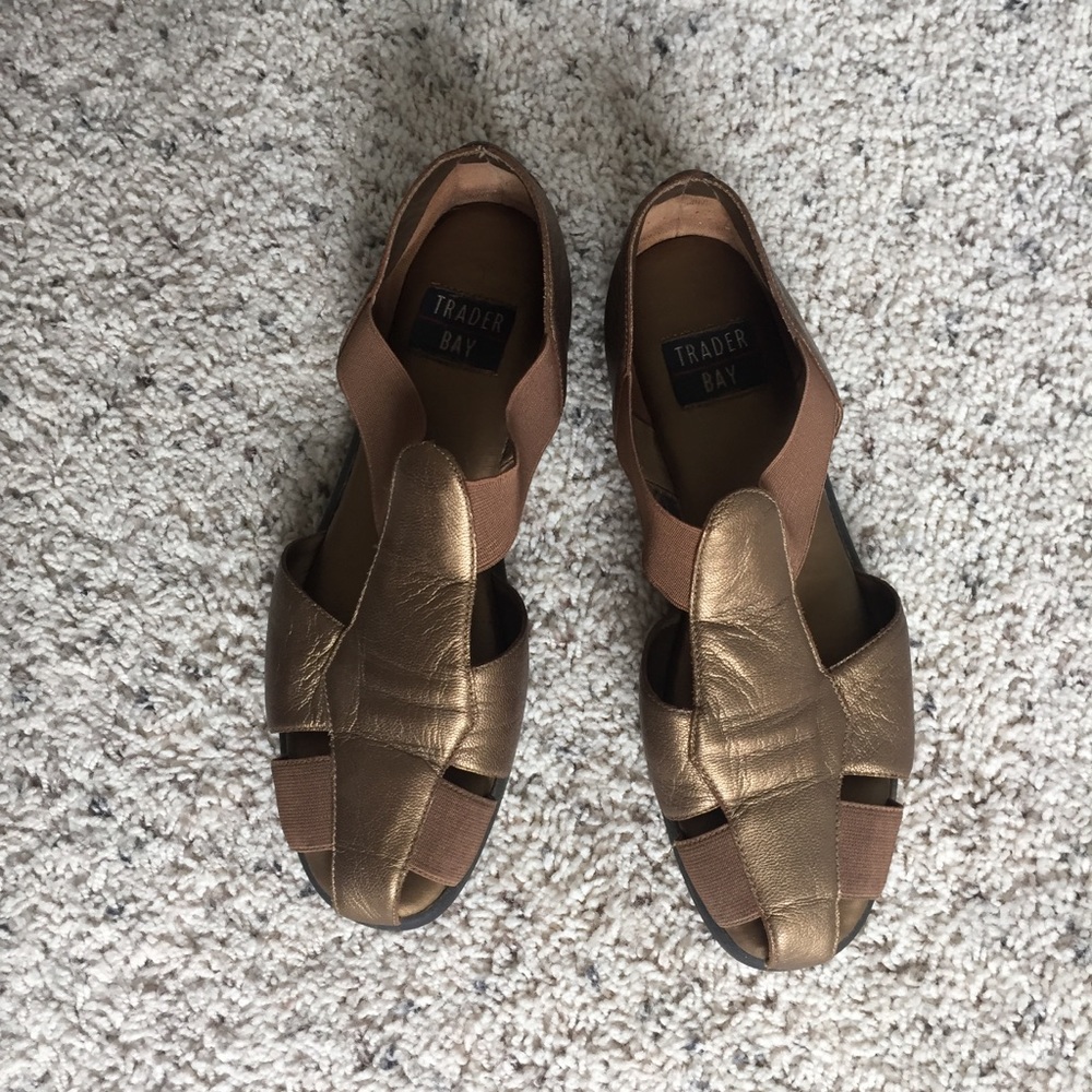 Golden leather Trader Bay sandals size 8.5